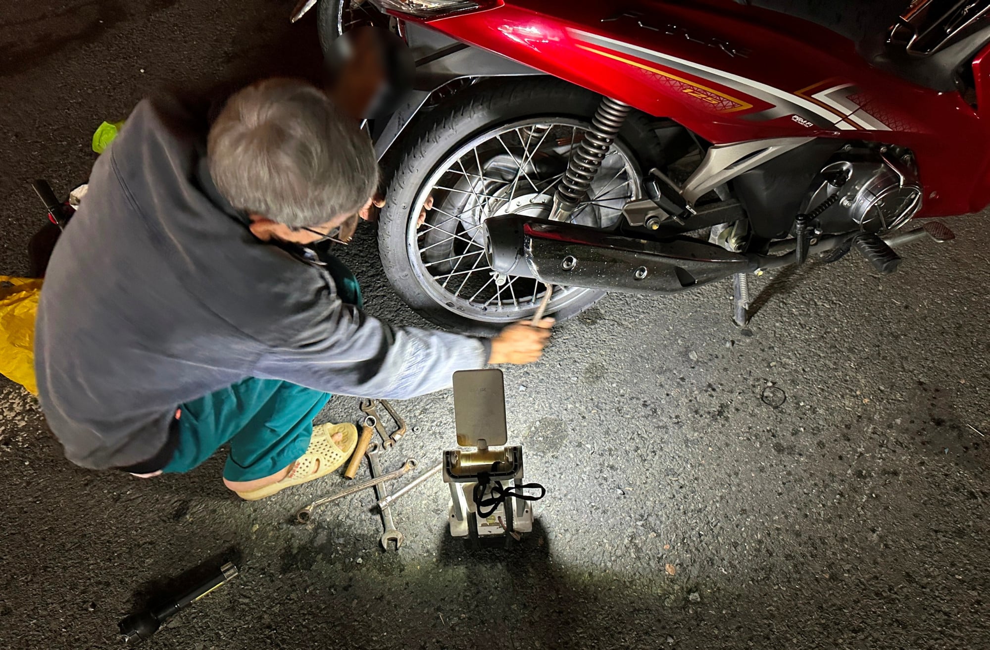 Cứu hộ xe máy Quận 6 TP.HCM – Cứu hộ xe máy Quận 6 Sài Gòn 4 Cứu Hộ Xe Máy Quận 6 Tp.hcm – Cứu Hộ Xe Máy Quận 6 Sài Gòn (2)